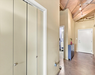 1001 Belleview Street - Photo Thumbnail 7