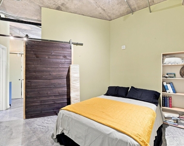 1001 Belleview Street - Photo Thumbnail 24