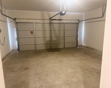 1216 Silent Peak Drive - Photo Thumbnail 21