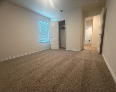 1216 Silent Peak Drive - Photo Thumbnail 13