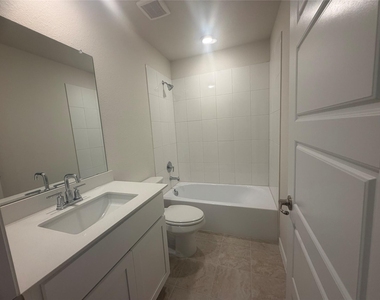 1216 Silent Peak Drive - Photo Thumbnail 14