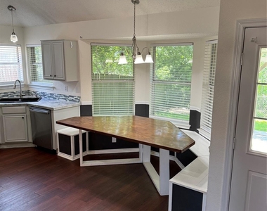 1025 Boardwalk Street - Photo Thumbnail 4