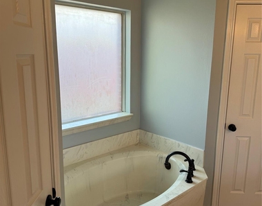1025 Boardwalk Street - Photo Thumbnail 12