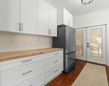 726 N Street - Photo Thumbnail 5