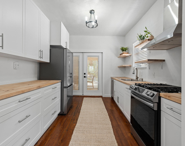 726 N Street - Photo Thumbnail 7