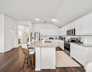 3806 Dogwood Road - Photo Thumbnail 17