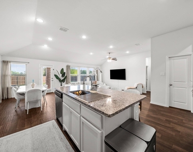 3806 Dogwood Road - Photo Thumbnail 20