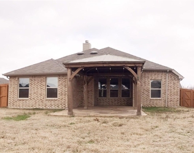 4700 Woodard Lane - Photo Thumbnail 10