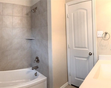 4700 Woodard Lane - Photo Thumbnail 7