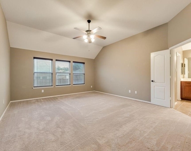 1202 Chestnut Hill Drive - Photo Thumbnail 17