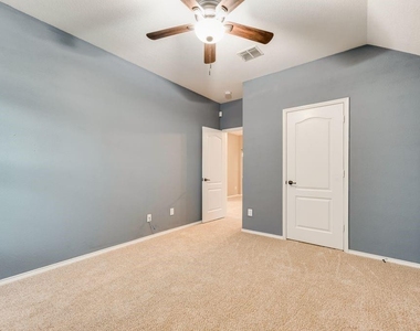 1202 Chestnut Hill Drive - Photo Thumbnail 26