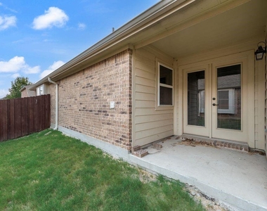 1202 Chestnut Hill Drive - Photo Thumbnail 28