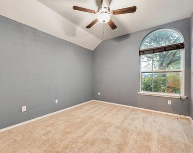 1202 Chestnut Hill Drive - Photo Thumbnail 25