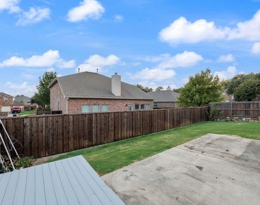 1202 Chestnut Hill Drive - Photo Thumbnail 29