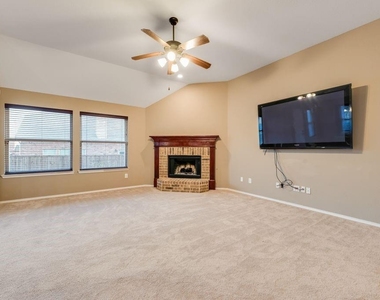 1202 Chestnut Hill Drive - Photo Thumbnail 5