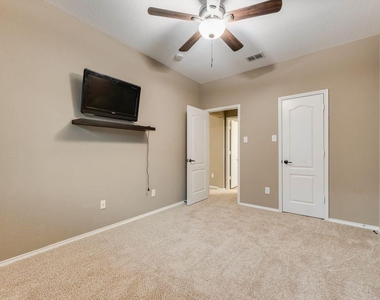 1202 Chestnut Hill Drive - Photo Thumbnail 20
