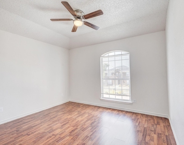 9118 Barton Creek Drive - Photo Thumbnail 18