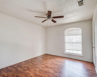 9118 Barton Creek Drive - Photo Thumbnail 14