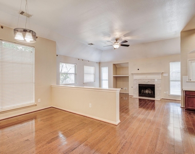 3200 Edgebrook Court - Photo Thumbnail 1