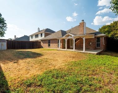 3200 Edgebrook Court - Photo Thumbnail 17