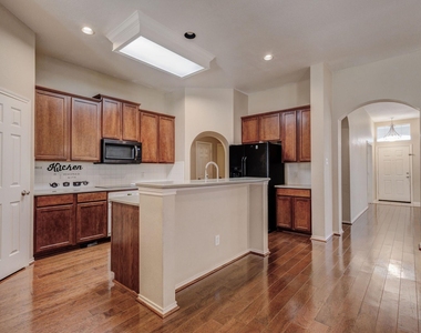 3200 Edgebrook Court - Photo Thumbnail 12