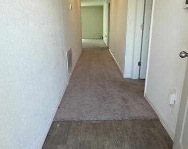 2507 Se Charleston Drive - Photo Thumbnail 2