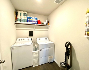 408 Wrangler Drive - Photo Thumbnail 19