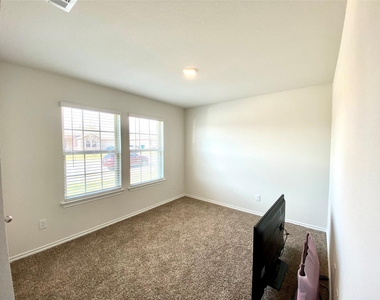408 Wrangler Drive - Photo Thumbnail 17
