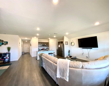 408 Wrangler Drive - Photo Thumbnail 3