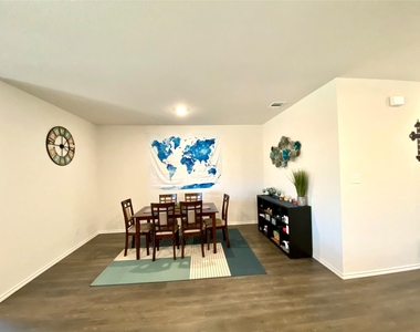 408 Wrangler Drive - Photo Thumbnail 9