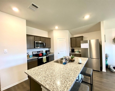 408 Wrangler Drive - Photo Thumbnail 6