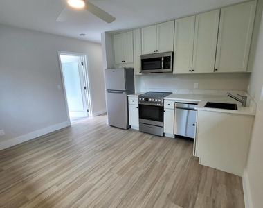 809a Nw 30th Court - Photo Thumbnail 3