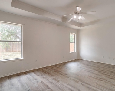 1512 Clover Lane - Photo Thumbnail 14