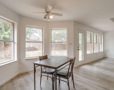 1512 Clover Lane - Photo Thumbnail 8