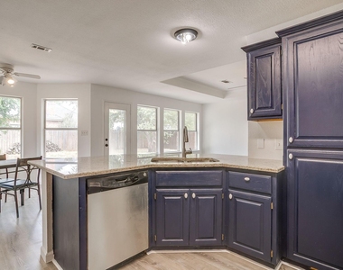 1512 Clover Lane - Photo Thumbnail 11