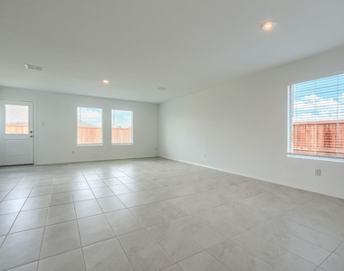 1313 Vattier Street - Photo Thumbnail 9