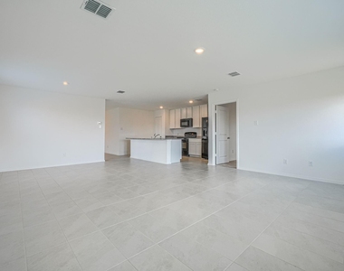 1313 Vattier Street - Photo Thumbnail 11