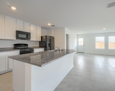 1313 Vattier Street - Photo Thumbnail 5