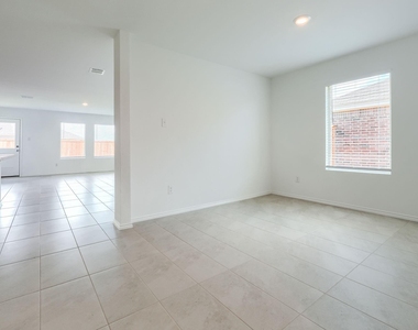 1313 Vattier Street - Photo Thumbnail 4