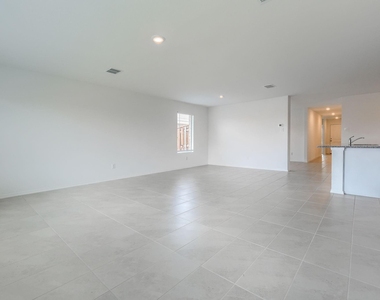 1313 Vattier Street - Photo Thumbnail 12