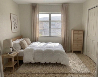 407 26th Street - Photo Thumbnail 2