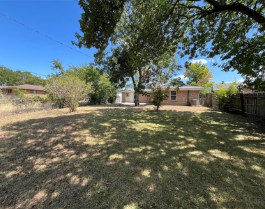 1843 Greendale Drive - Photo Thumbnail 22