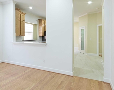 6080 Thursby Avenue - Photo Thumbnail 6