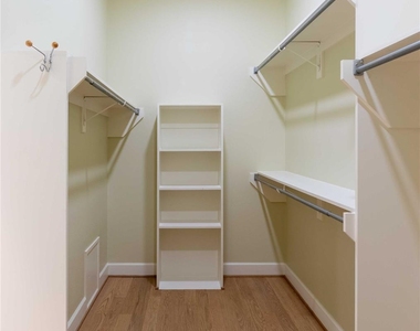 6080 Thursby Avenue - Photo Thumbnail 23