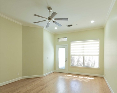 6080 Thursby Avenue - Photo Thumbnail 15