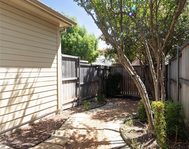 6080 Thursby Avenue - Photo Thumbnail 28