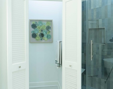 6080 Thursby Avenue - Photo Thumbnail 20