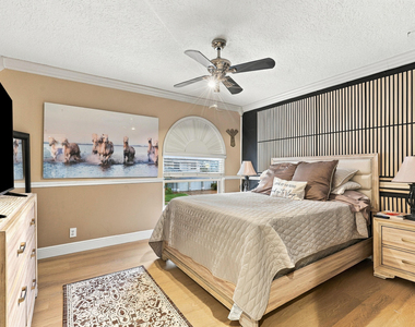 1720 Corsica Drive - Photo Thumbnail 24
