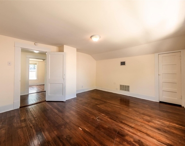 5336 Junius Street - Photo Thumbnail 8