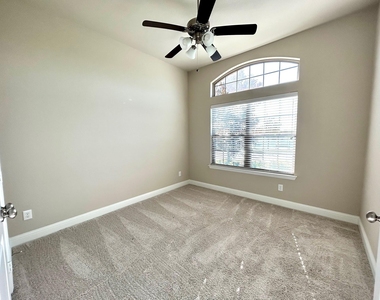 1400 Via Toscana Lane - Photo Thumbnail 27